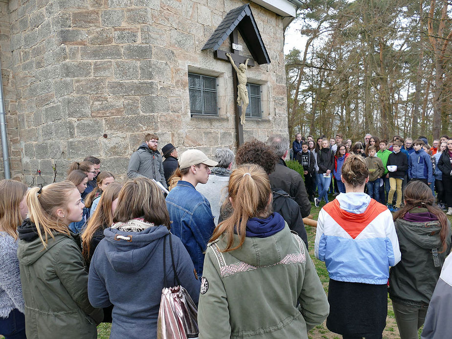 Ökumenischer Jugendkreuzweg in Naumburg (Foto: Karl-Franz Thiede)